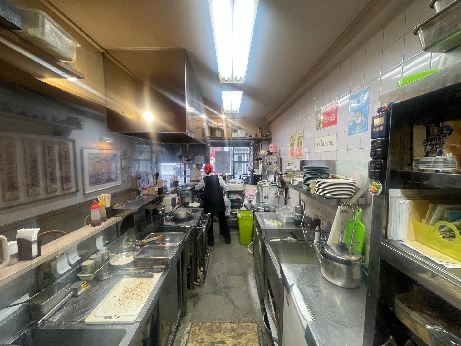 市川駅徒歩4分　ゆうゆうロード沿いの1階路面小箱店舗！